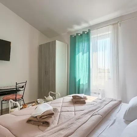 Vila Augusta *